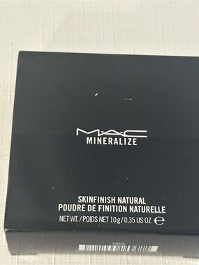 MAC Mineralize Skinfinish Natural Setting Powder -   NC25 Black Compact